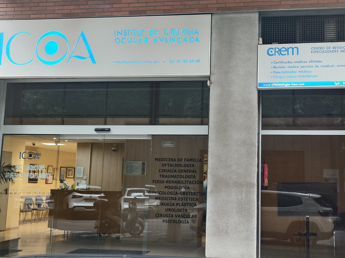 Fachada de la Policlínica ICOA en C/ Bolívia 160